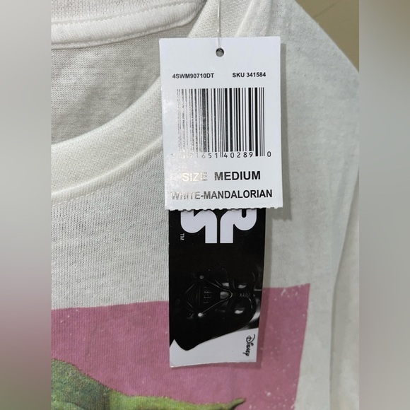 Disney Star Wars Grogu ~ Baby Yoda Star Wars T-Shirt ~ Size Medium - Picture 5 of 9